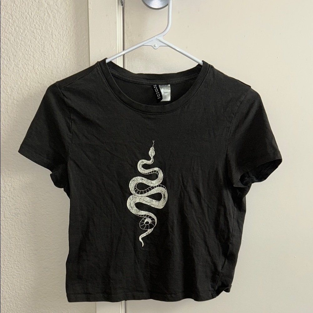 🐍H&M Dark Gray Top Snake Design